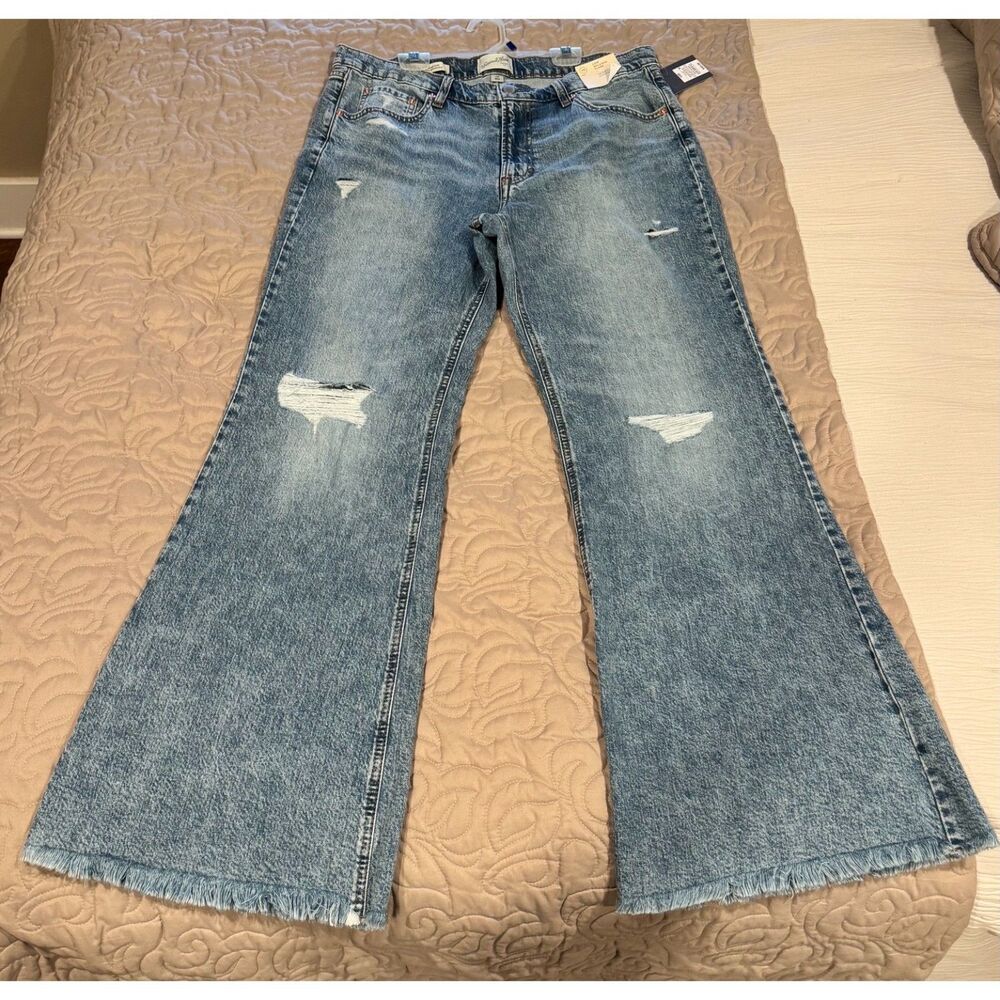 Universal Thread Low Rise Relaxed Flare Jeans Women's 10 Regular Distressed NWT